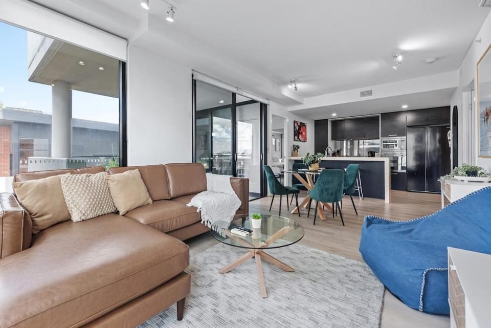 South Bank Sensational - 2Bed-2Bath-1Car-Pool Apartment in Brisbane City
