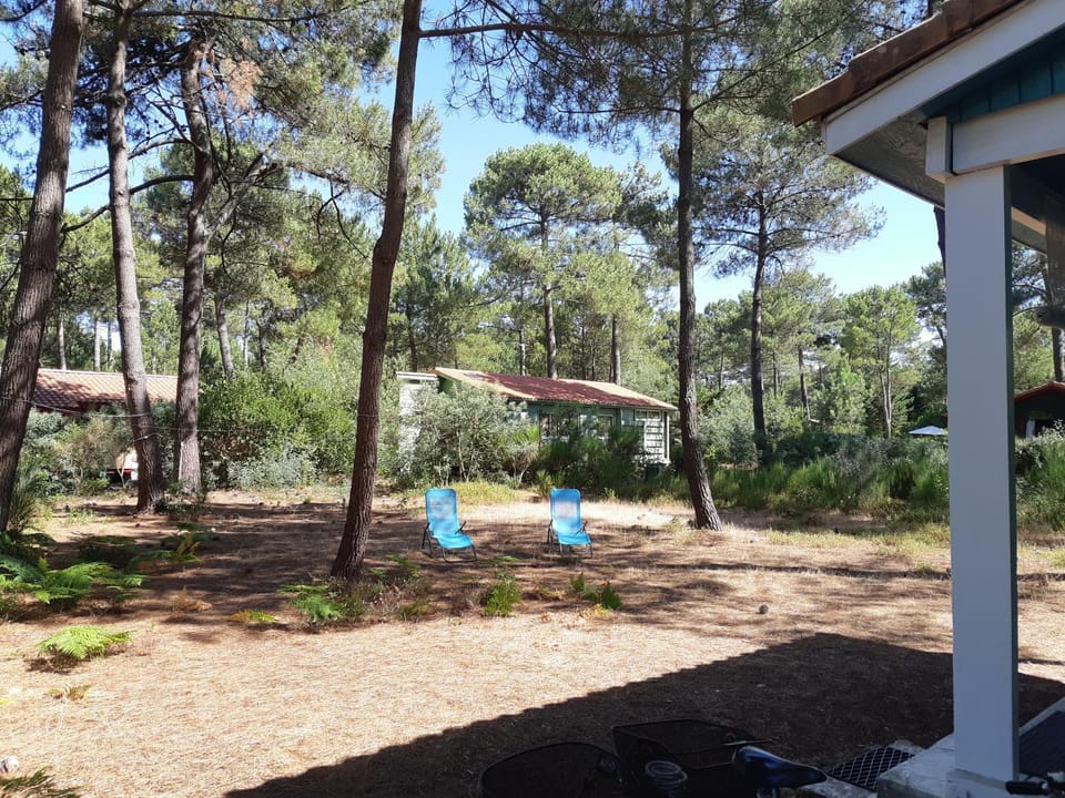 LOUE JOLI CHALET EN BOIS -POUR 2 PERSONNES AU CHM de MONTALIVET Centre Naturiste à partir de 90 euros la nuitée Campground/ 
RV Resort in Vendays-Montalivet