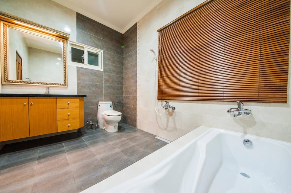 Hot Tub, Balcony/Terrace, Family