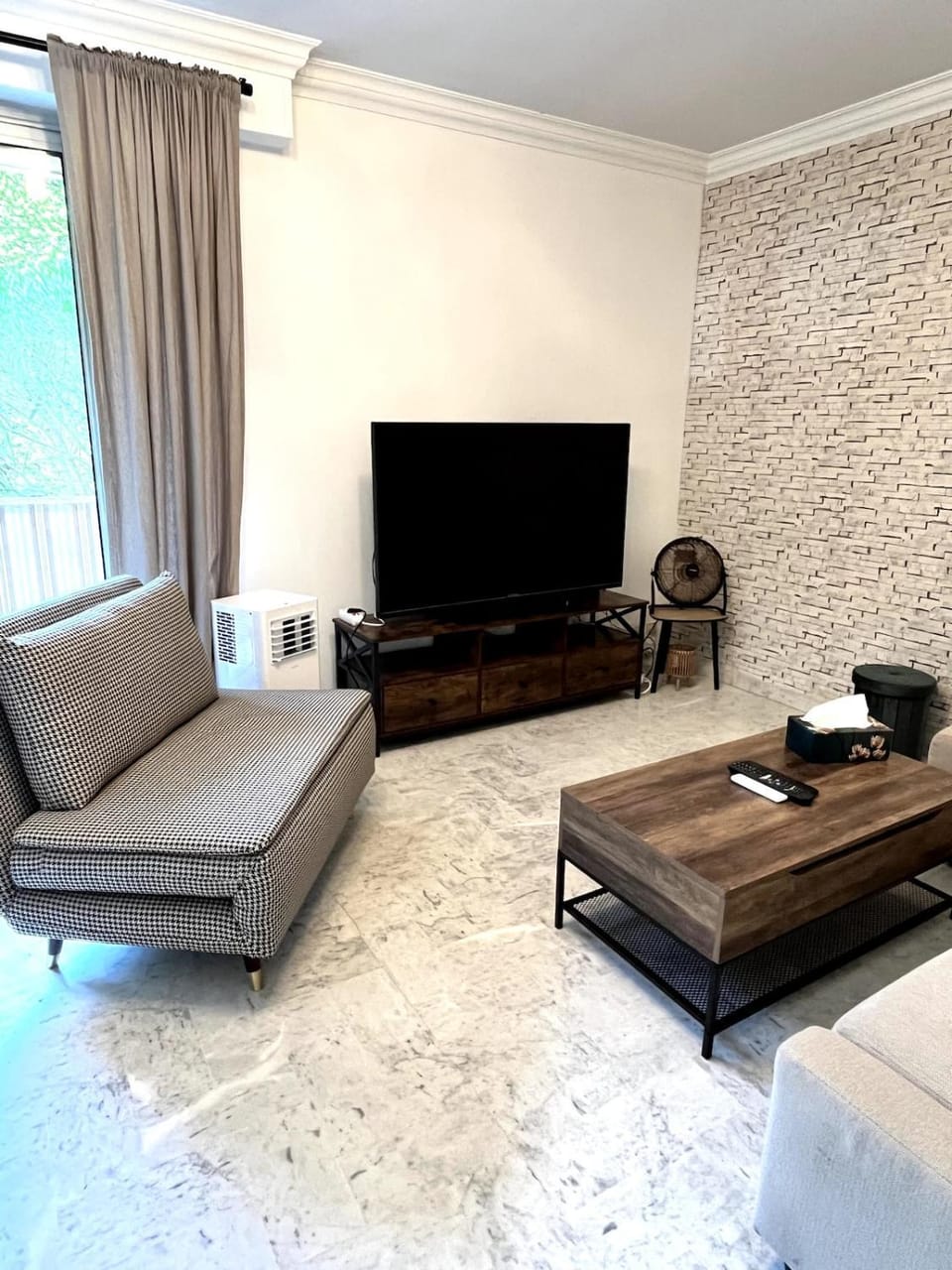 TV and multimedia, Living room, Seating area