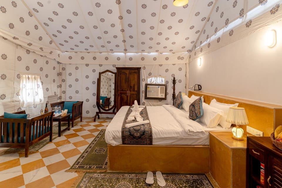 Bed, Coffee/tea facilities, View (from property/room), Living room, Photo of the whole room, Seating area, Bedroom, Alcoholic drinks, flat iron, furniture, hair dryier, heating, soundproof, storage, towels, VIP, wardrobe, air conditioner