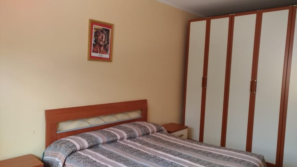 Room bagno in comune Green Villa Sea view Bed and Breakfast in Cefalu