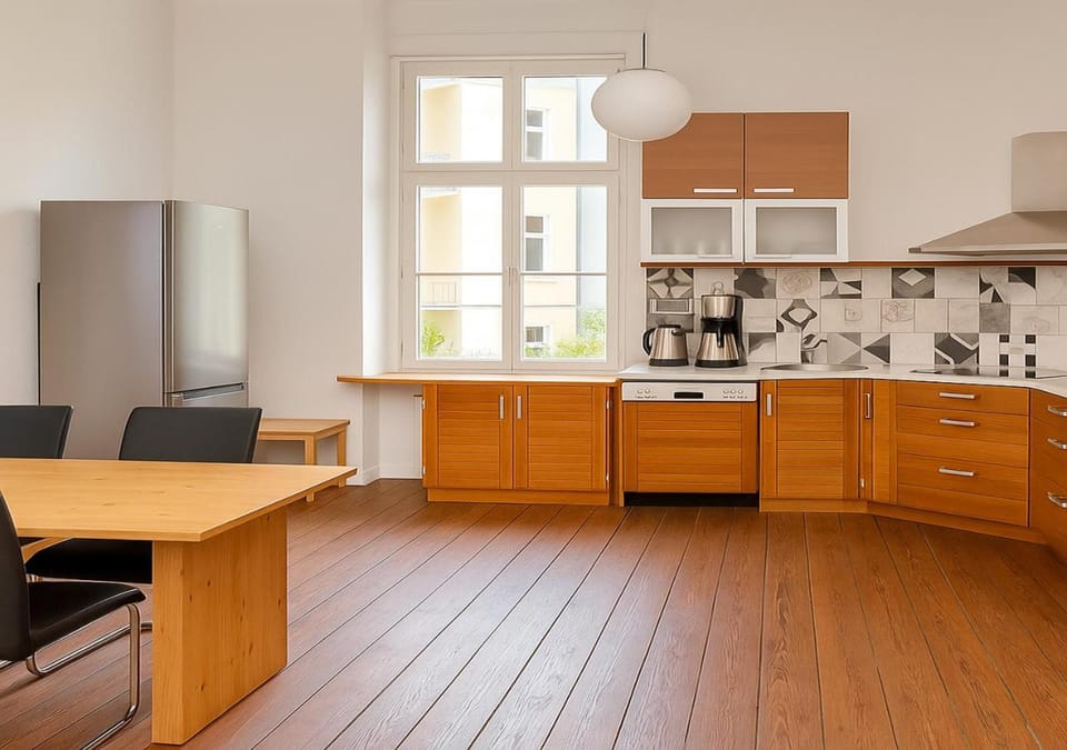 Coffee/tea facilities, Kitchen or kitchenette, microwave, oven, stove