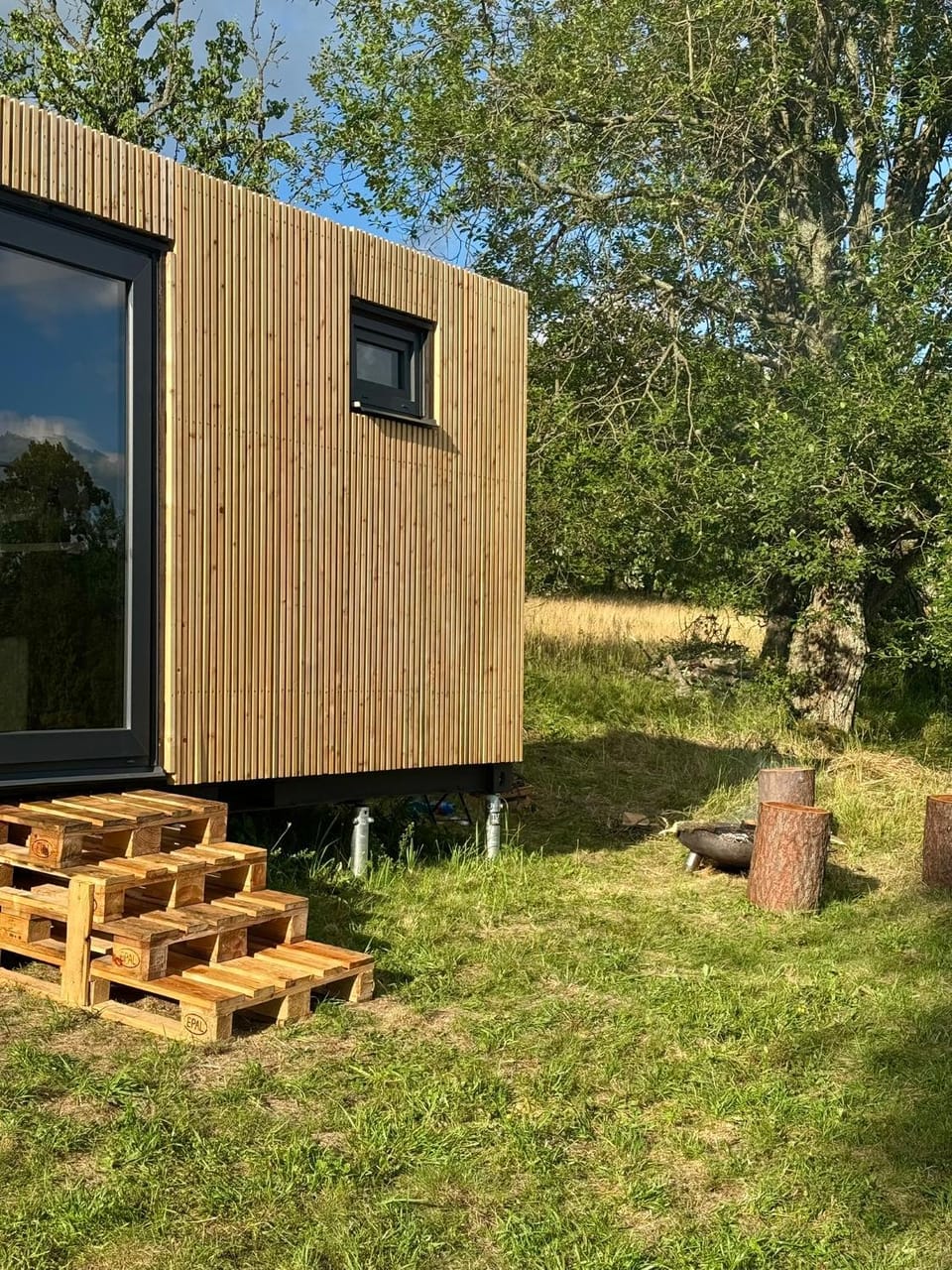 Property building, Natural landscape, Garden