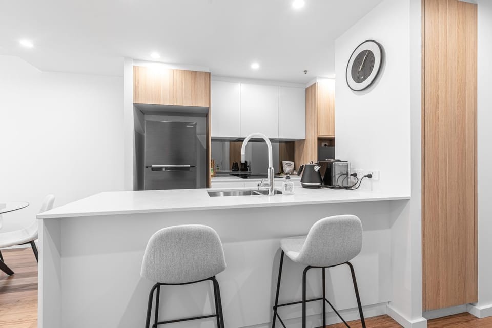 Coffee/tea facilities, Kitchen or kitchenette, oven, stove, toaster