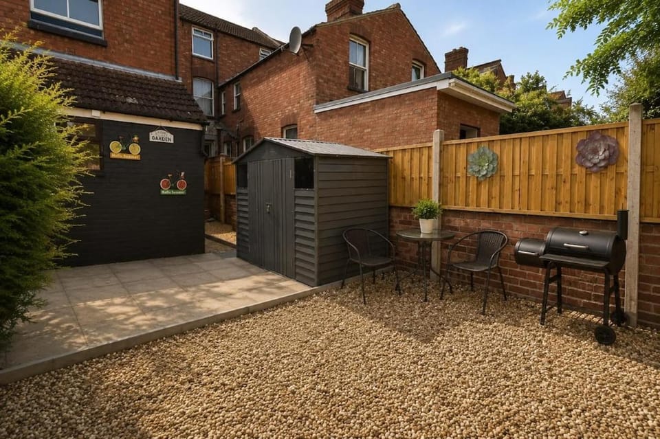 Valla Retreat Serviced Room in Northampton Centre Vacation rental in Northampton