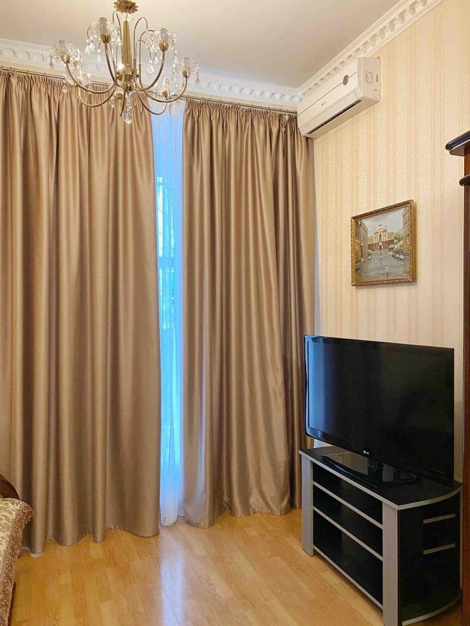 Квартира на Дерибасовской,рядом с Оперным театром Apartment in Odessa