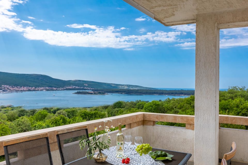 Apartman Izi Green s pogledom na more Apartment in Krk