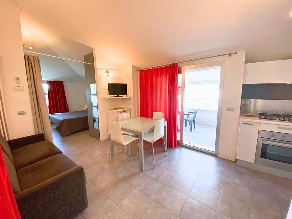 Bed, TV and multimedia, Kitchen or kitchenette, Living room, Photo of the whole room, Dining area, Bedroom, oven, stove