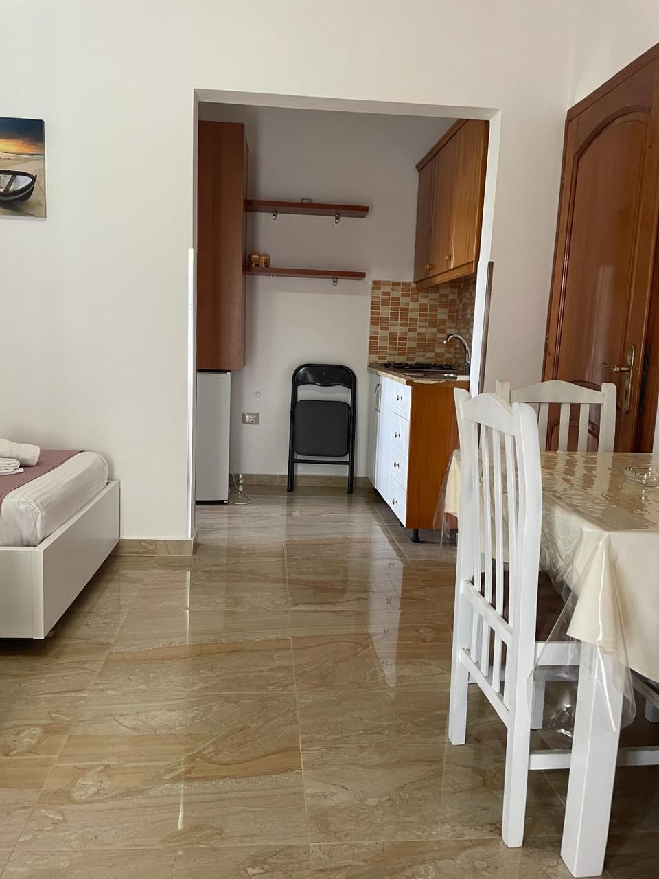 Dining area, kitchen