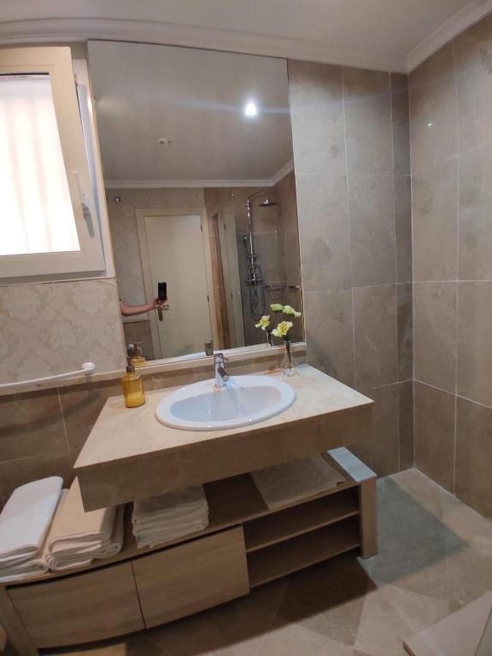 Shower, Bathroom, towels