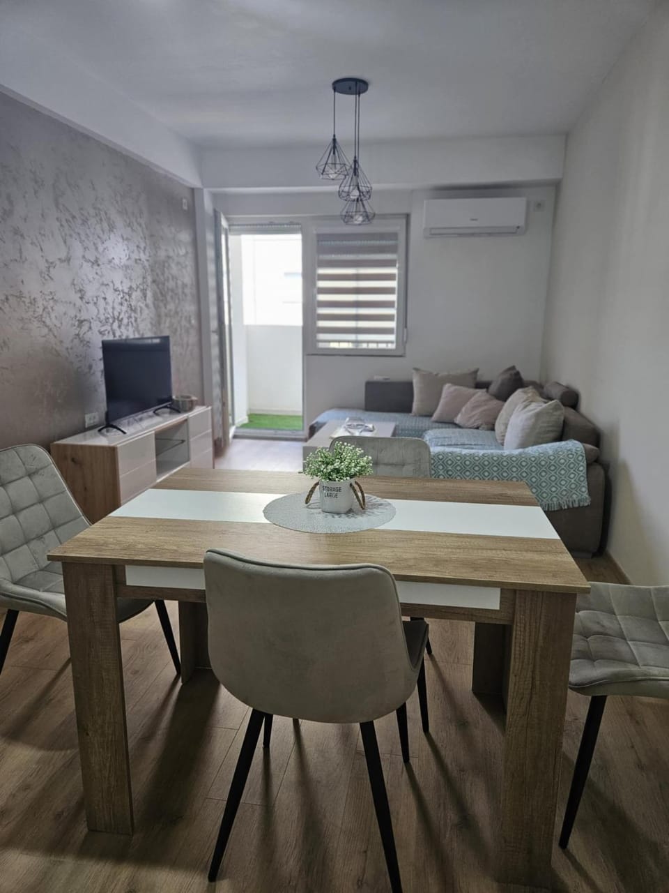 TV and multimedia, Seating area