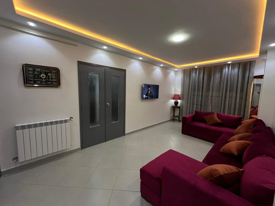 TV and multimedia, Living room, Seating area, internet
