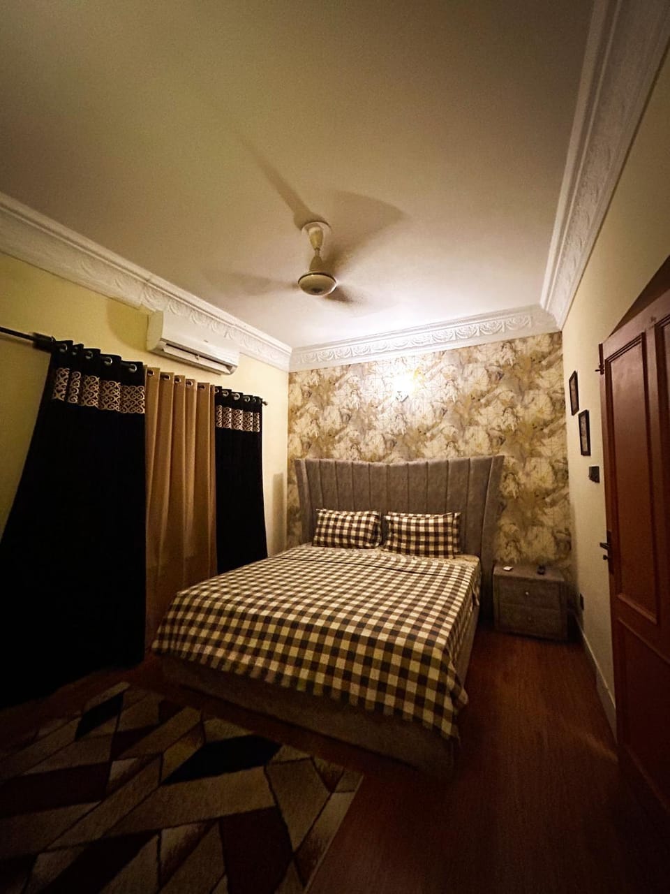 Photo of the whole room
