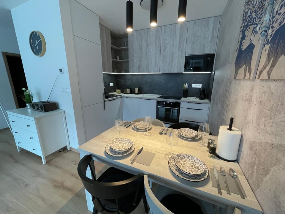 Kitchen or kitchenette, Dining area, oven, pet friendly, stove, toaster