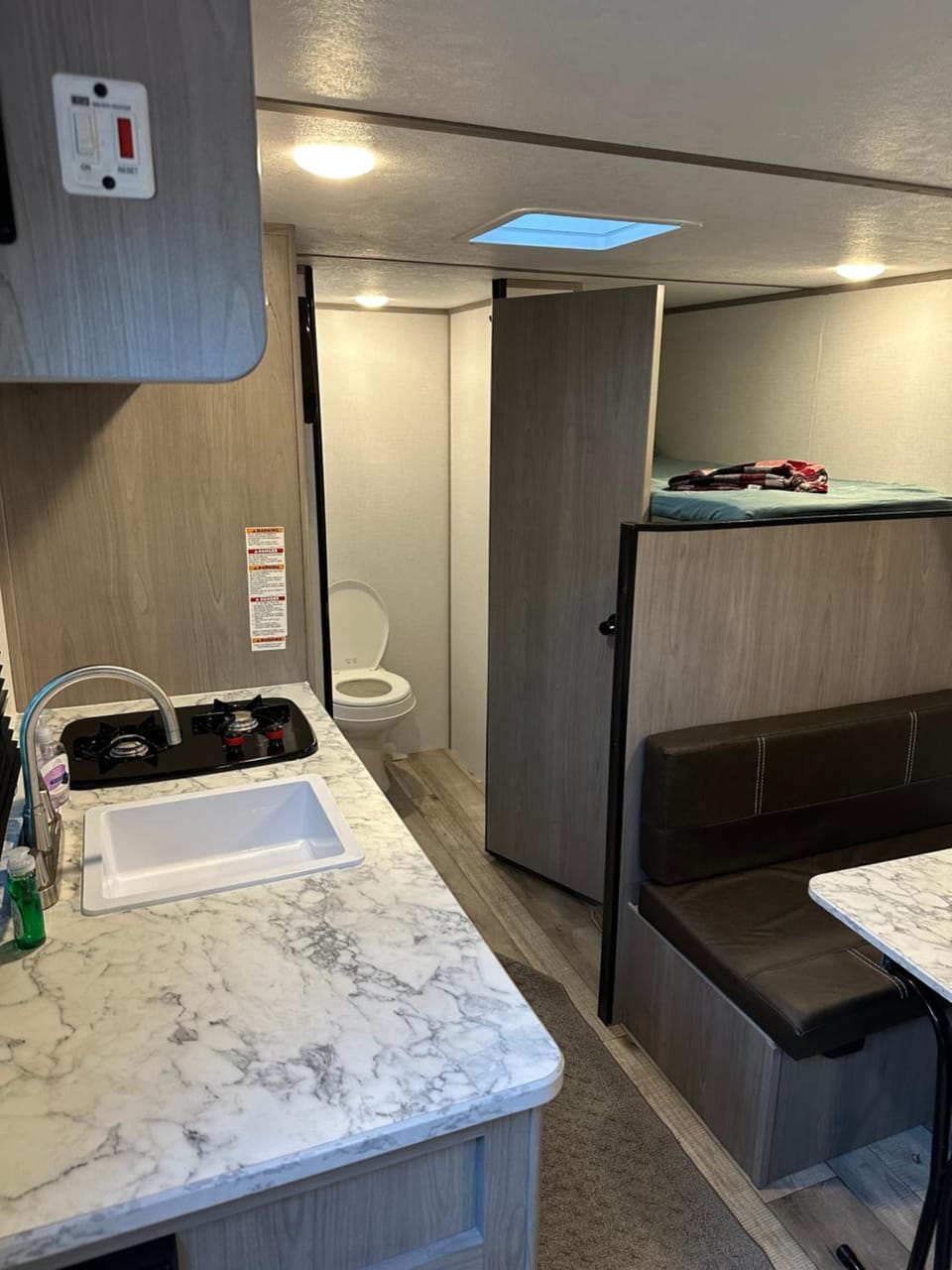 Bed, Kitchen or kitchenette