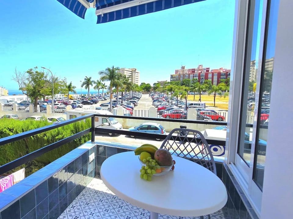 Sunshine Blue Skies and Seaview 2 Bedroom Apartment Seasonal Pool Free wifi and dedicated workspace by NAMASTE ELITE Apartment in Torremolinos