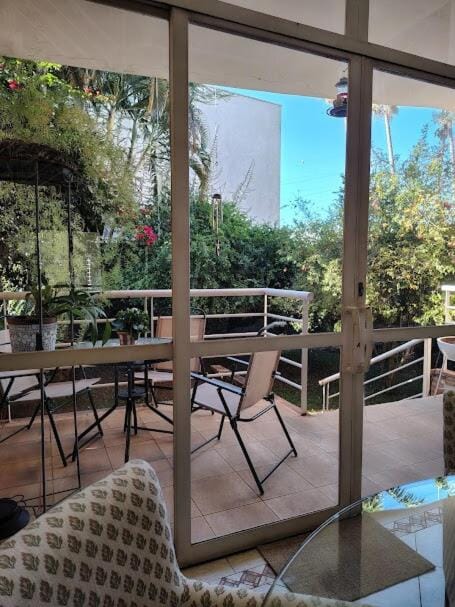 Patio, Seating area