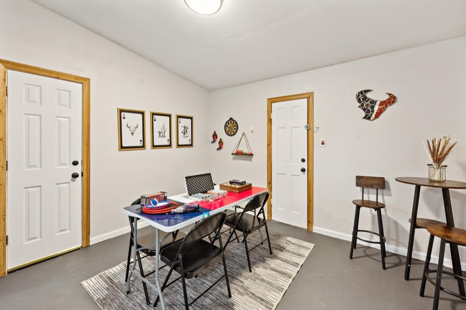 Hill Country Getaway Near San Marcos River home House in San Marcos