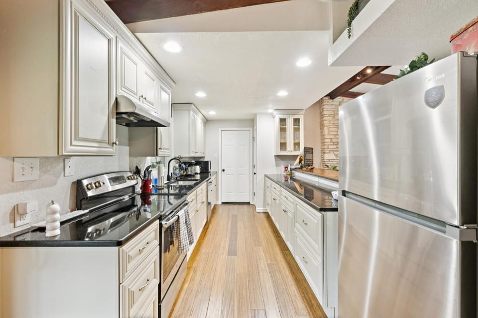 Hill Country Getaway Near San Marcos River home House in San Marcos