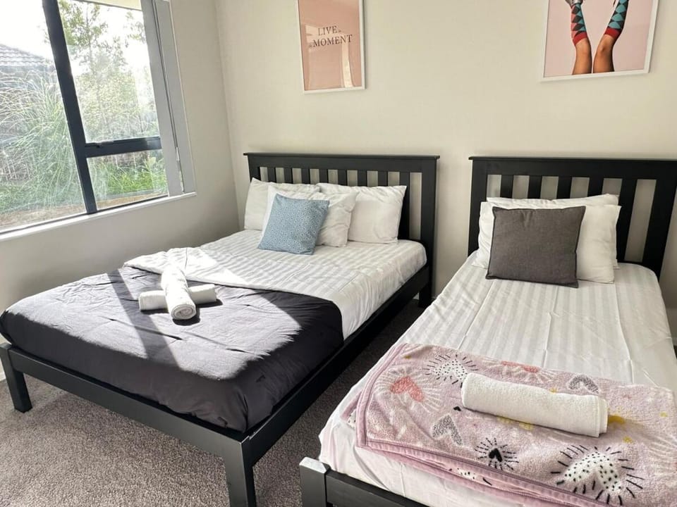 Stunning Sea View Home Very near to AKL Airport House in Auckland