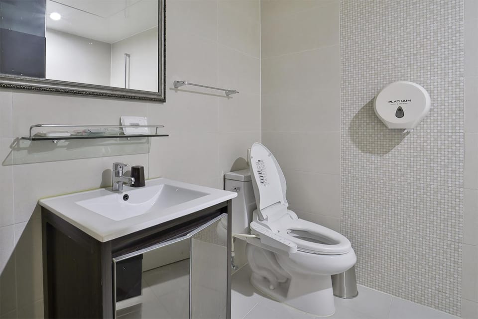 Toilet, Bathroom