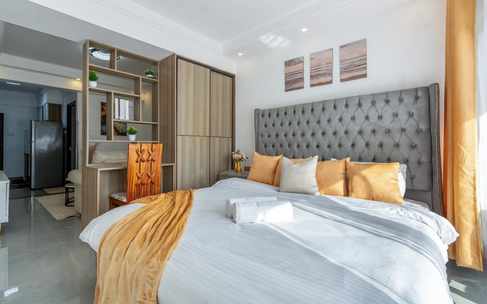 Bed, Photo of the whole room, Bedroom, towels, wardrobe