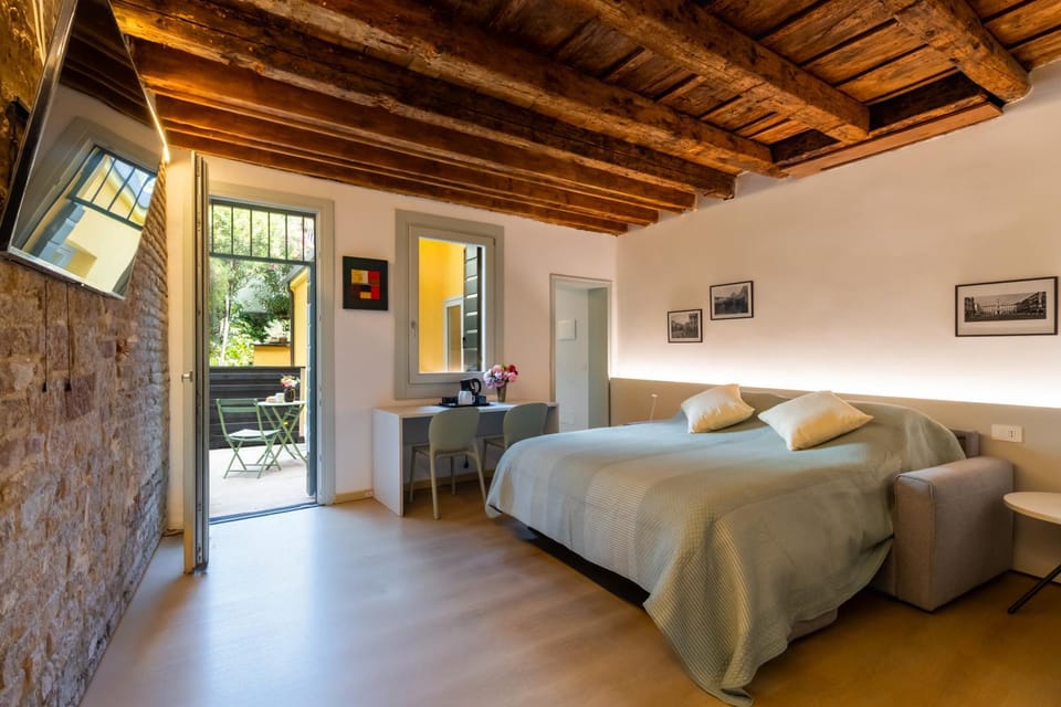 Patio, Bed, Photo of the whole room