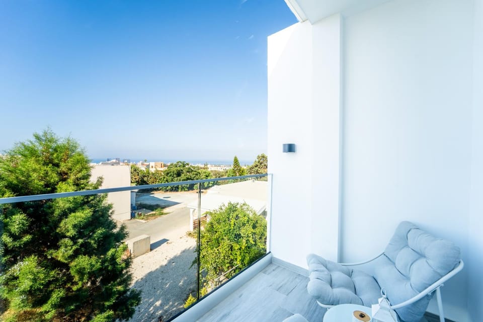View (from property/room), Balcony/Terrace, Sea view, Location
