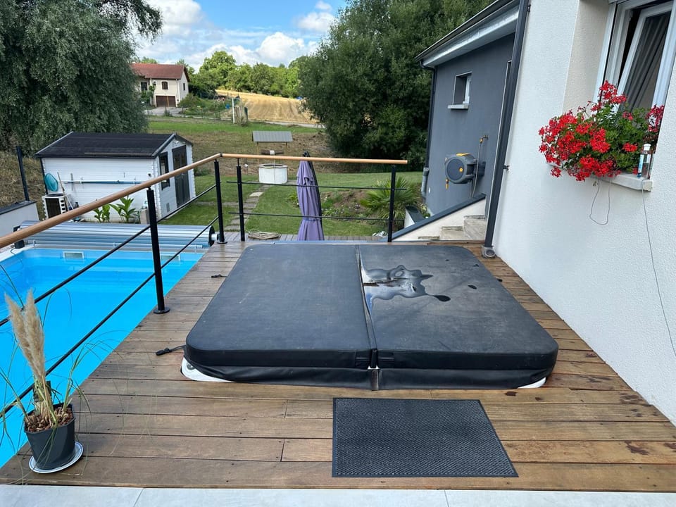 Hot Tub, Hot Tub, Spa and wellness centre/facilities