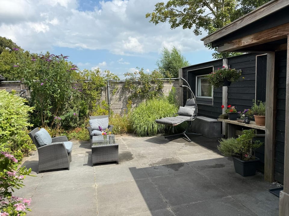 Garden, Garden, Balcony/Terrace
