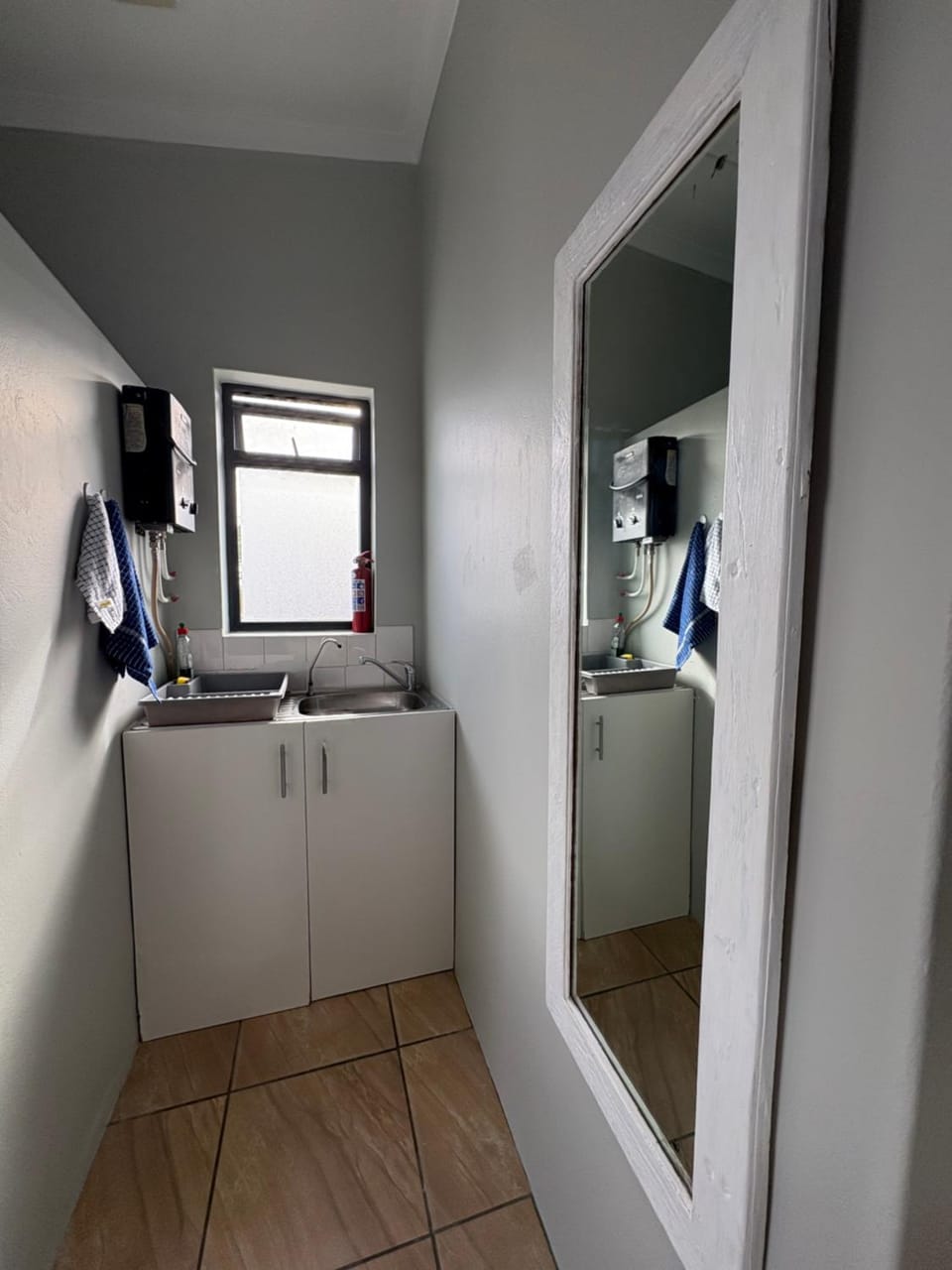 Cozy All-In-One Beach Getaway Apartment in Western Cape