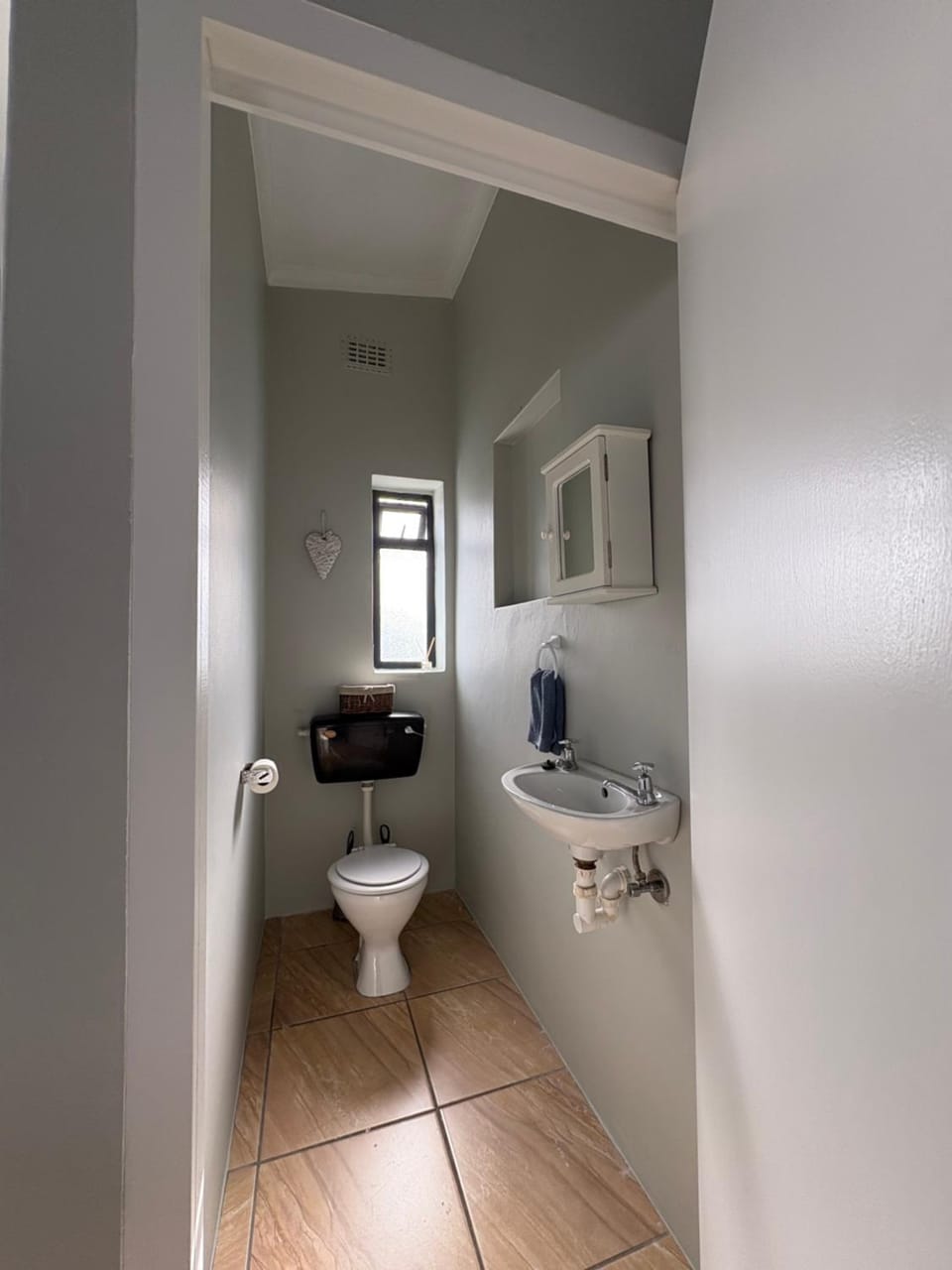 Cozy All-In-One Beach Getaway Apartment in Western Cape