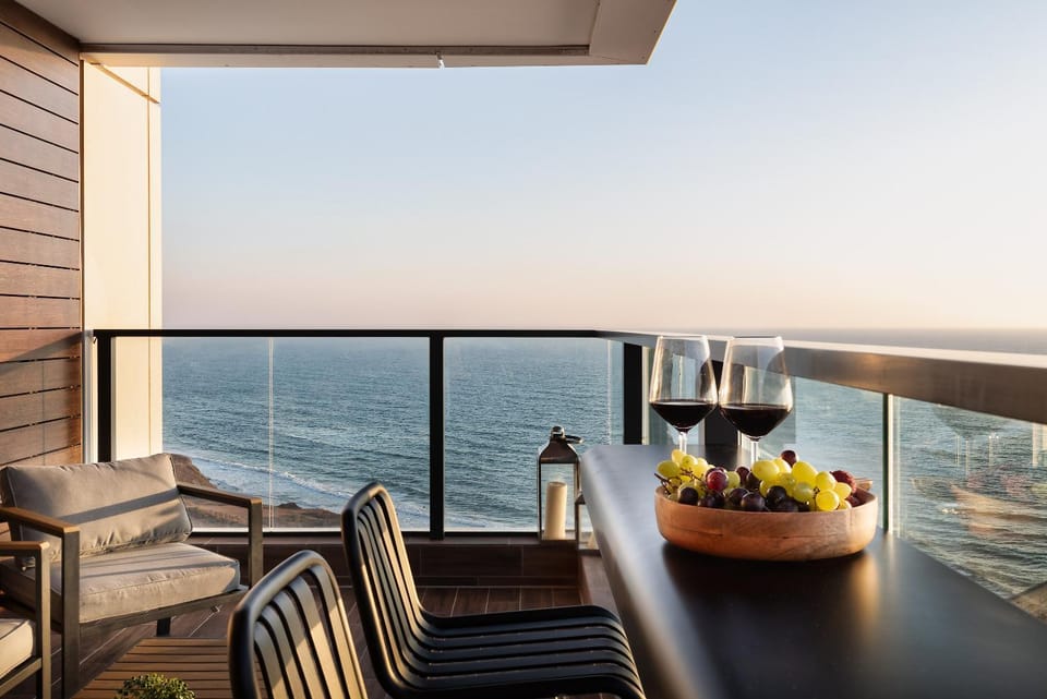 View (from property/room), Balcony/Terrace, Seating area, Sea view