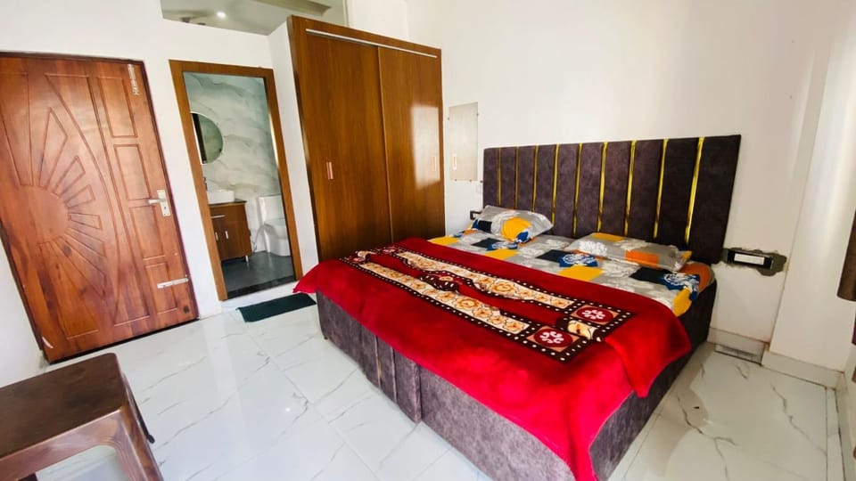 Property building, Photo of the whole room, Bedroom, wardrobe