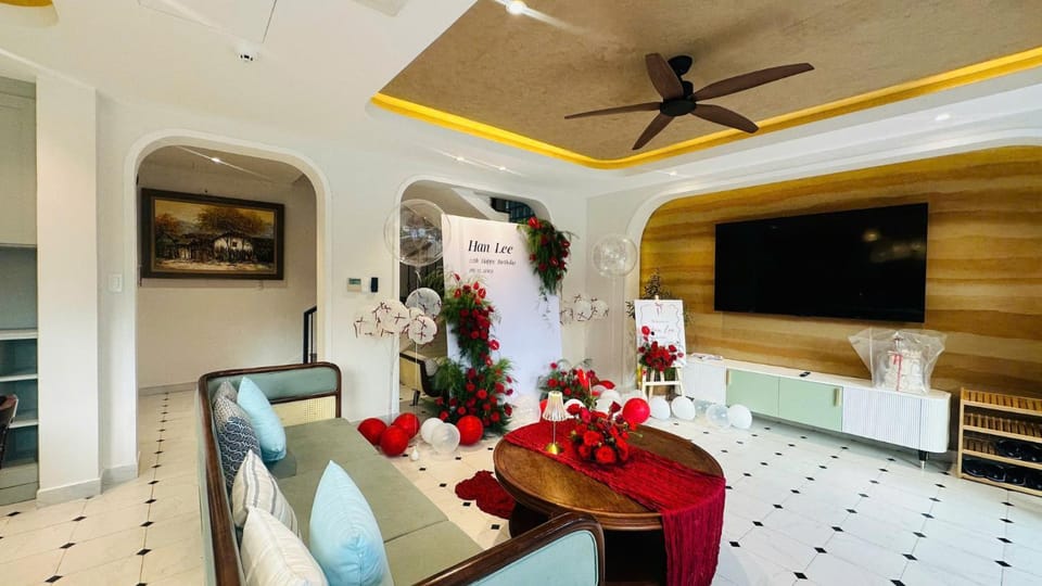 Property building, Kitchen or kitchenette, Living room, Spa and wellness centre/facilities, Business facilities, kitchen