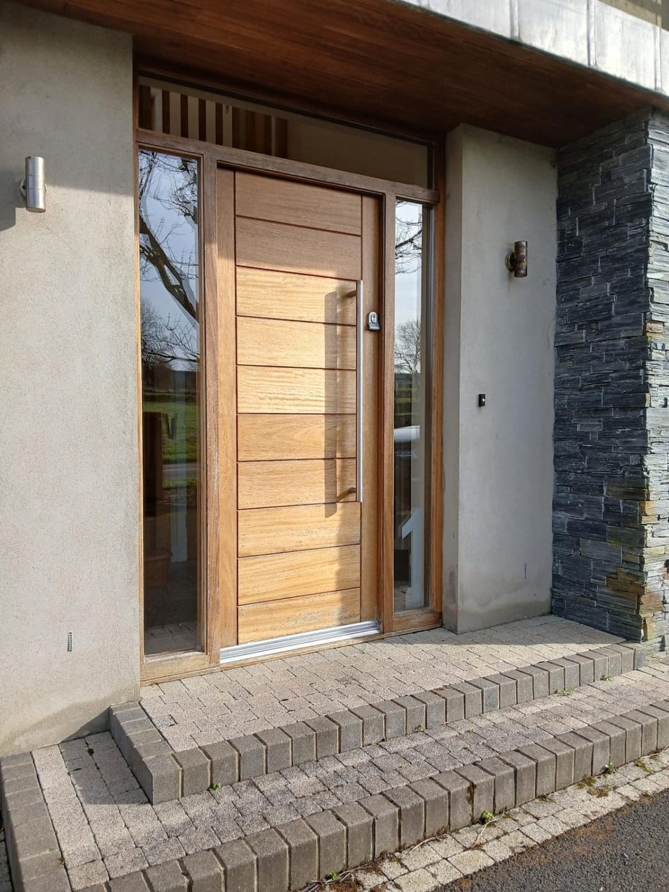 Facade/entrance
