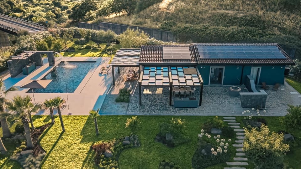 Property building, Natural landscape, Garden, Garden view, Swimming pool