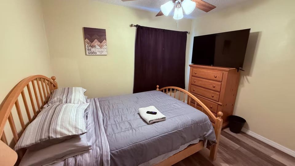G7 Private Room with Smart TV Near Everything Vacation rental in Azalea Park