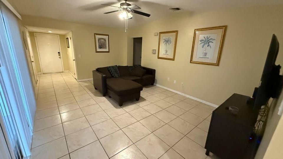 G7 Private Room with Smart TV Near Everything Vacation rental in Azalea Park