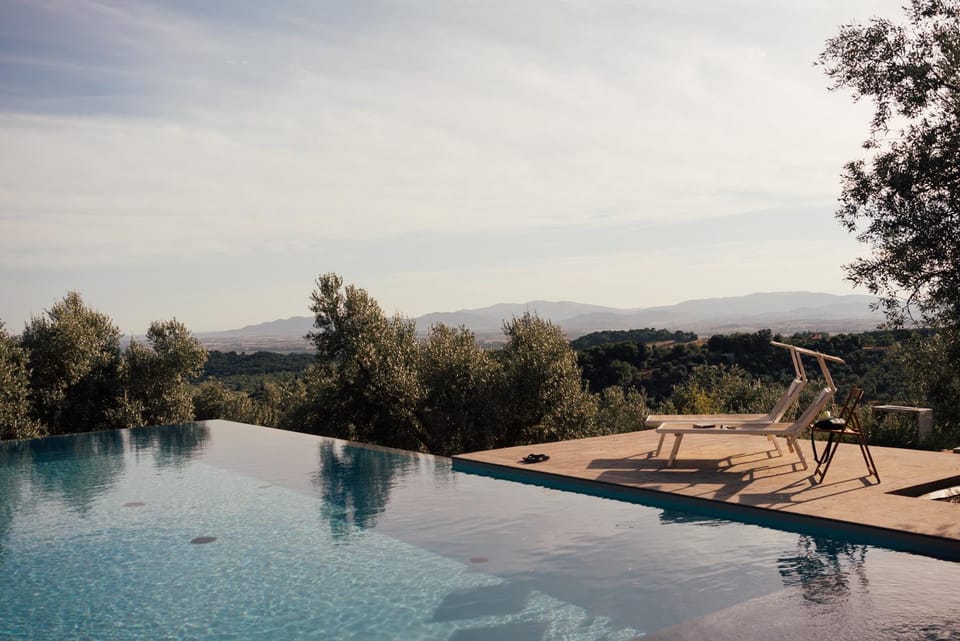 Pool view, Swimming pool, sunbed