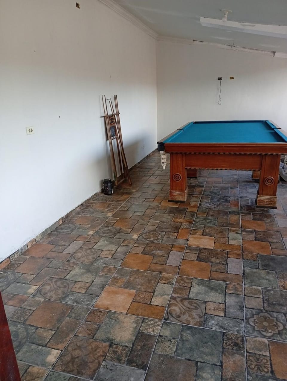 Billiard, Game Room