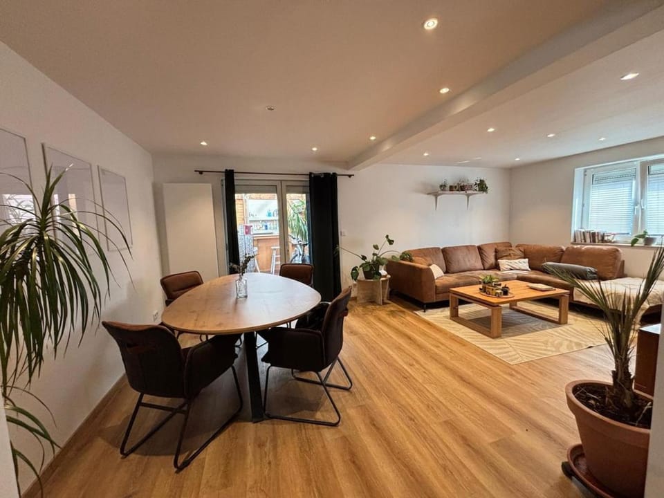 Living room, Seating area, Dining area