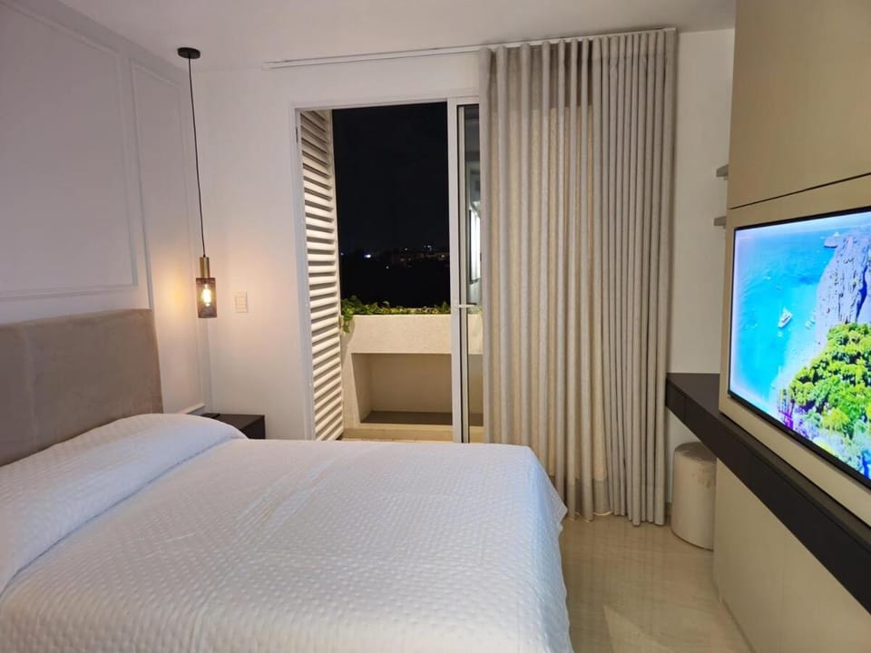 Bed, Balcony/Terrace, Bedroom