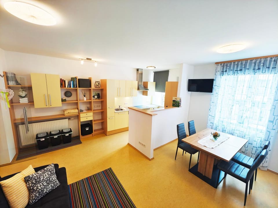 Kitchen or kitchenette, Living room