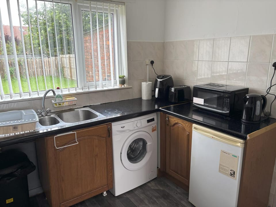 Zinoc Abode Free Parking Apartment in England