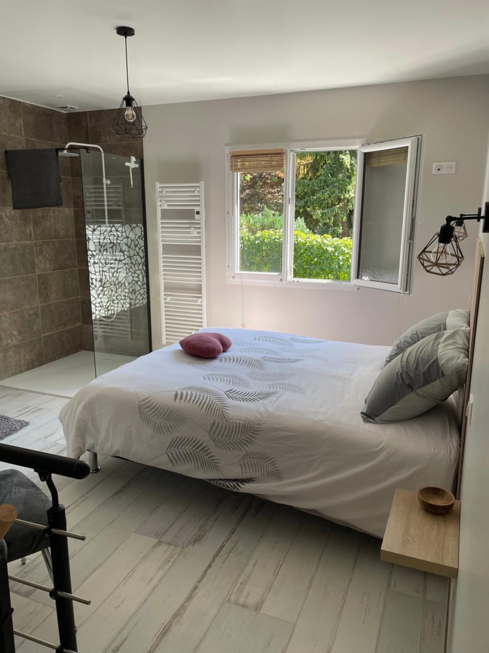 Photo of the whole room