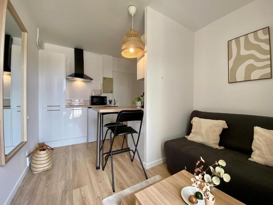 Urban Ecrin fully equipped studio 5 min from station Apartment in Vernon