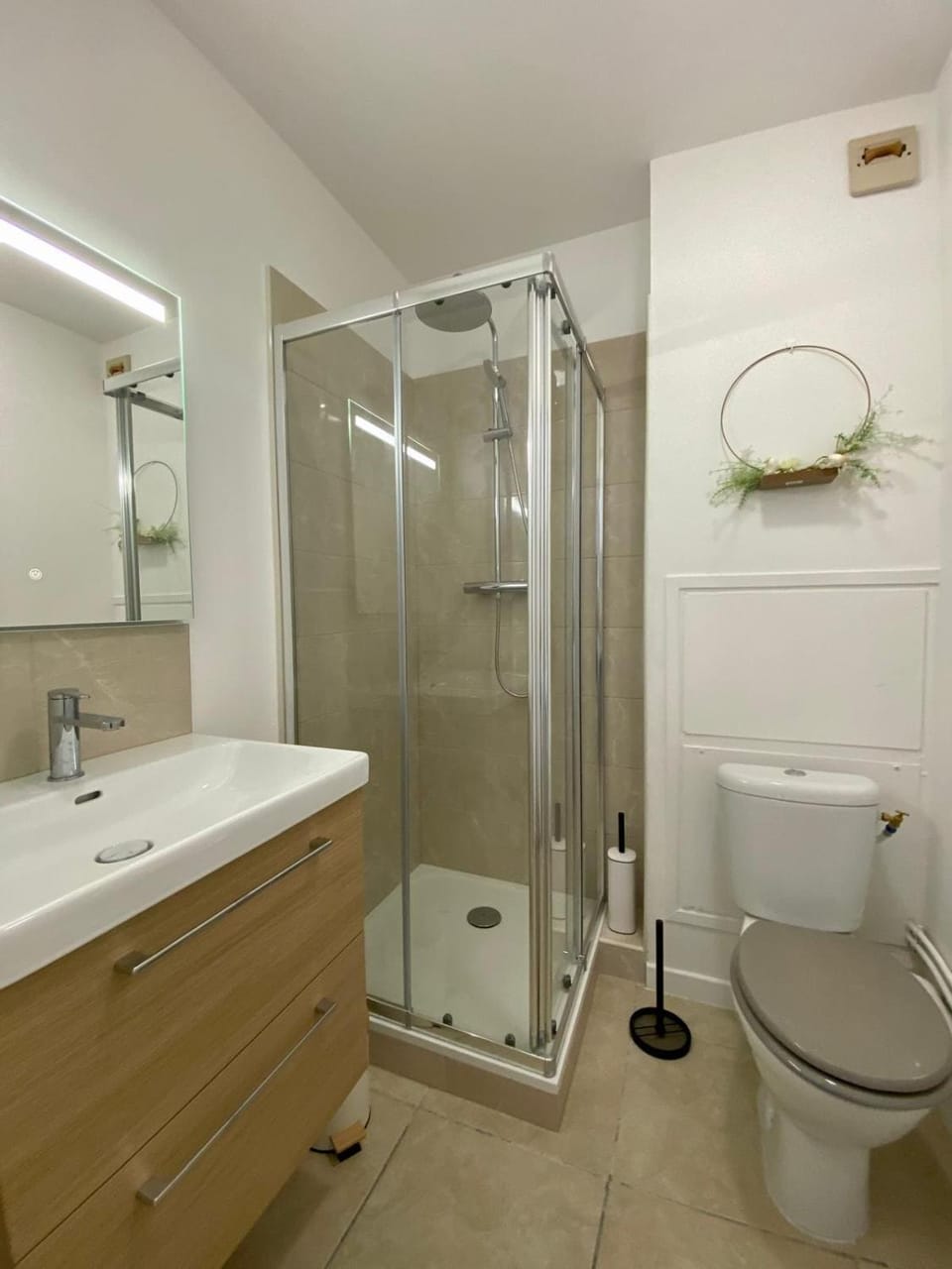 Urban Ecrin fully equipped studio 5 min from station Apartment in Vernon