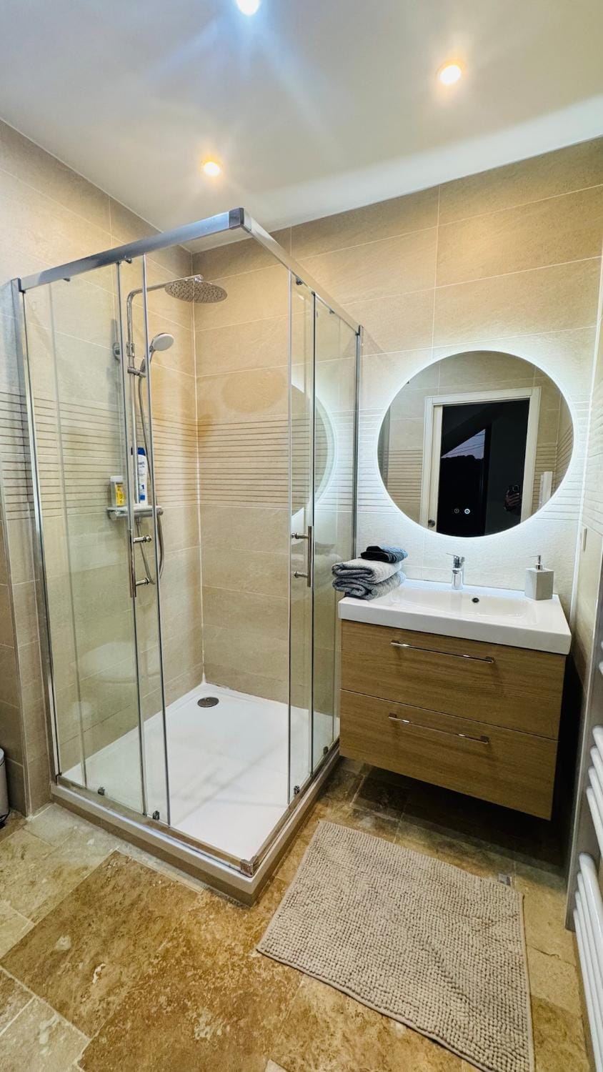Shower, Bathroom